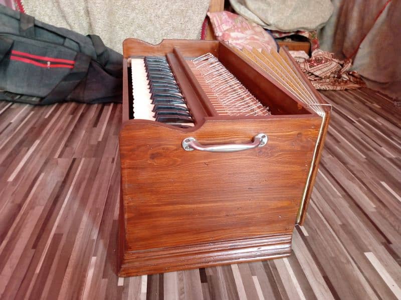 Indian harmonium 3