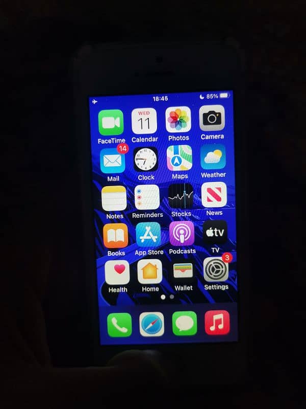 I Phone SE 2016 64 GB + Battery 100% 2