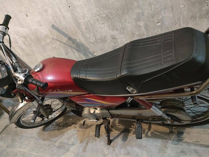 Honda CD 70 red color 4