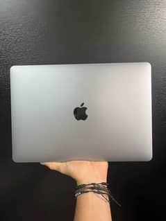 Apple MacBook pro 2019 13 inch Whatsapp 03477803899