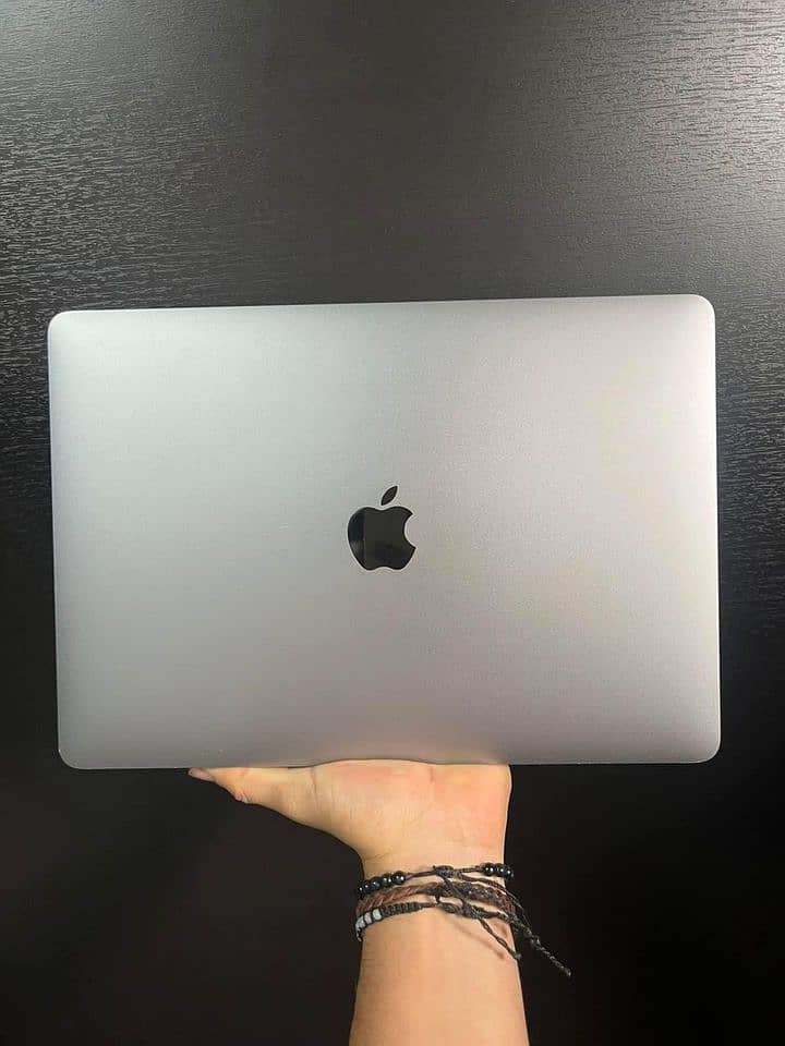 Apple MacBook pro 2019 13 inch Whatsapp 03477803899 0