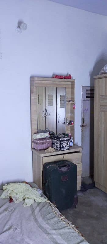 2 Door & 3 Door Almari 1 Dressing Table 4