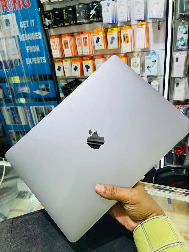 Apple MacBook air retina display M1 chip 2020 Whatsapp 03477803899 5