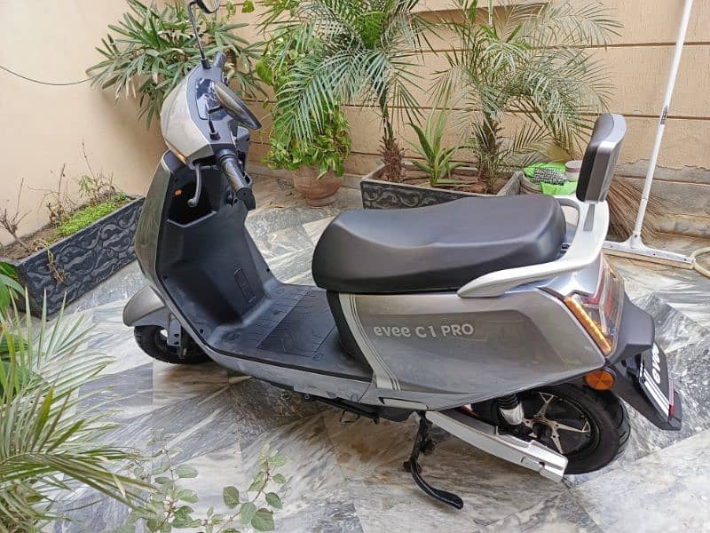 Evee C1 Pro Electric Scooter 4