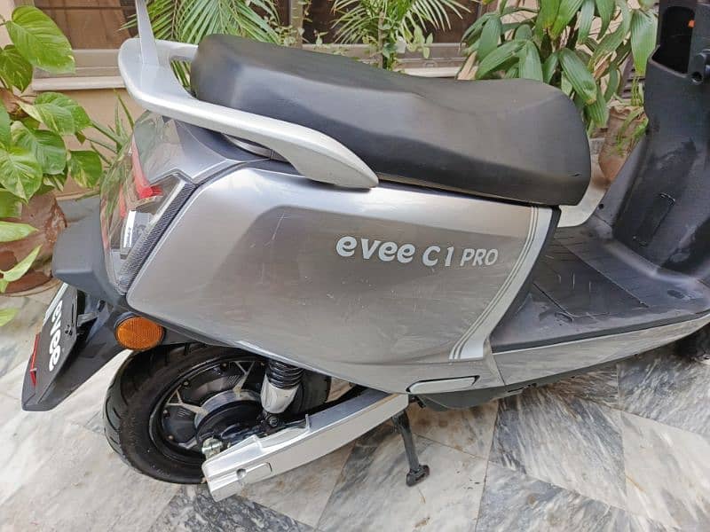 Evee C1 Pro Electric Scooter 7