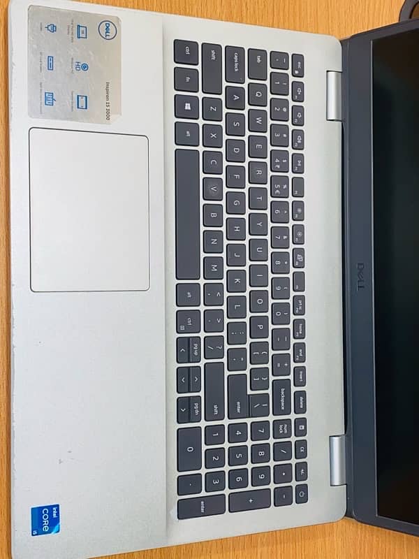 Dell Inspiron 15 3000 0