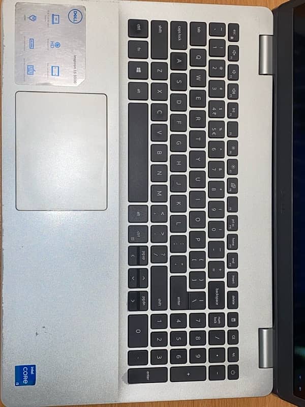 Dell Inspiron 15 3000 2