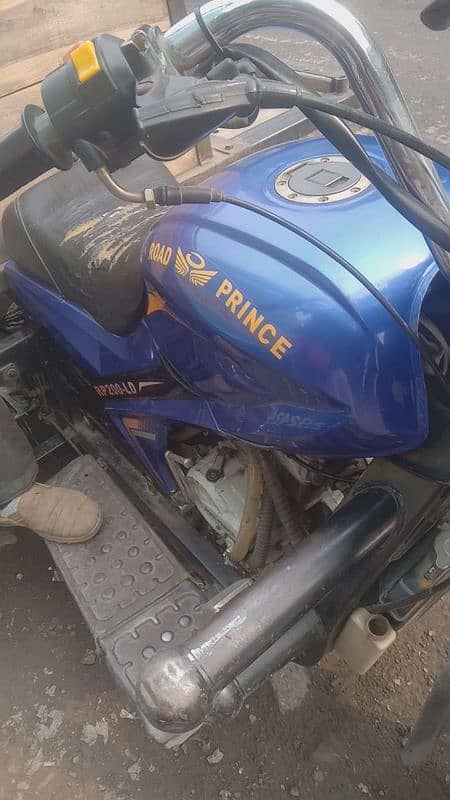 200 cc Road Prince Loader Rickshaw 0