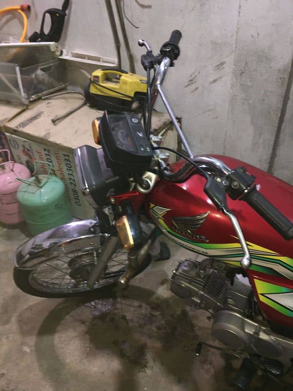 HONDA CD70 2023 just like new 13