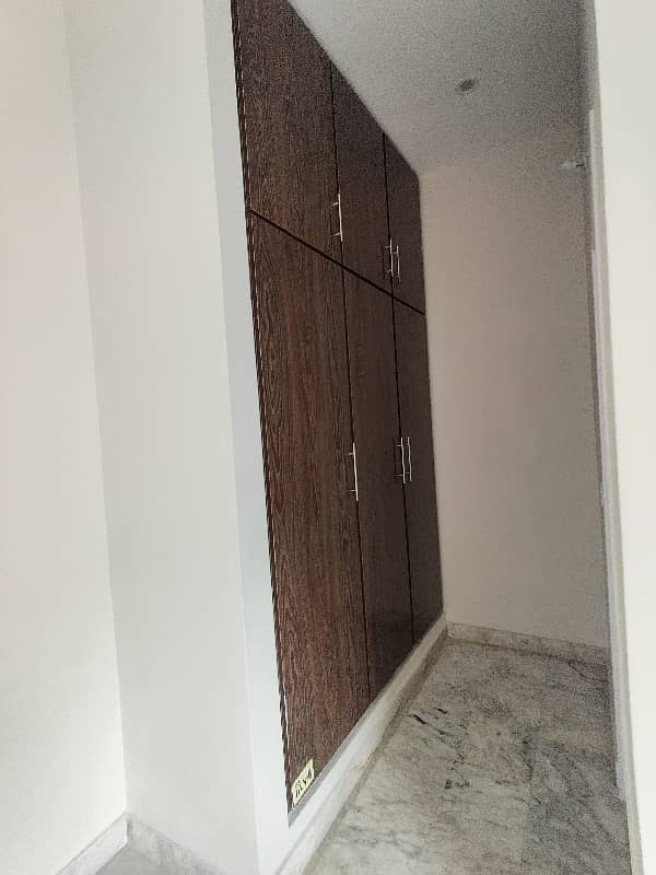 8 Marla Lower Portion For Rent In Johar Town Lhr 4