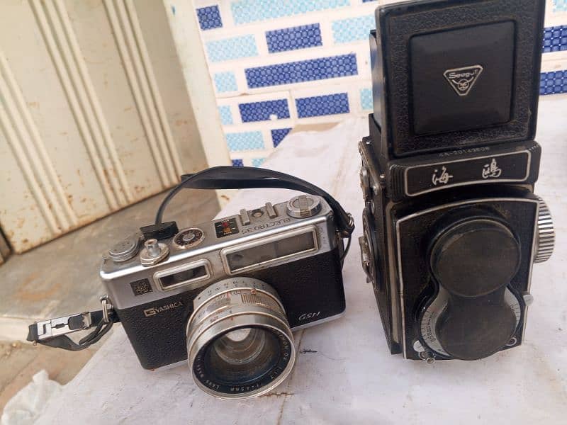 Vintage yashic and seagull cameras 6