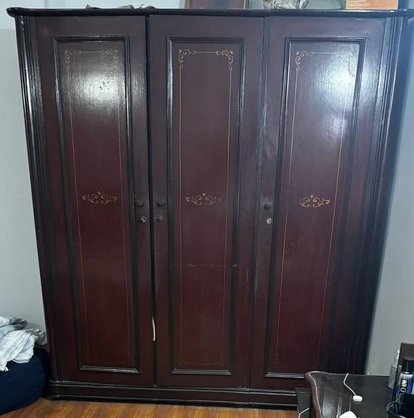 3 panel cupboard 1