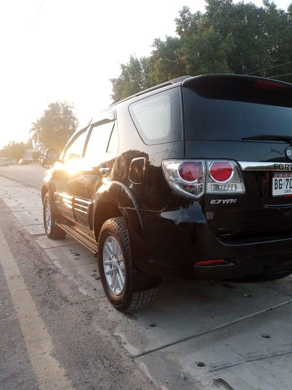 Toyota Fortuner V 2013 7