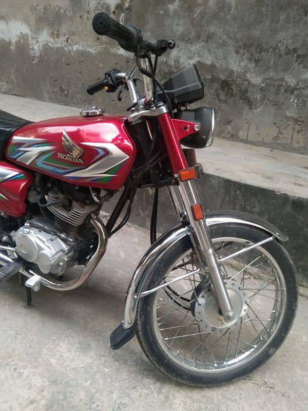 Honda 125 2022.2023 10 by 9 condition bike Mein koi bhi masla Nahi Hai 10