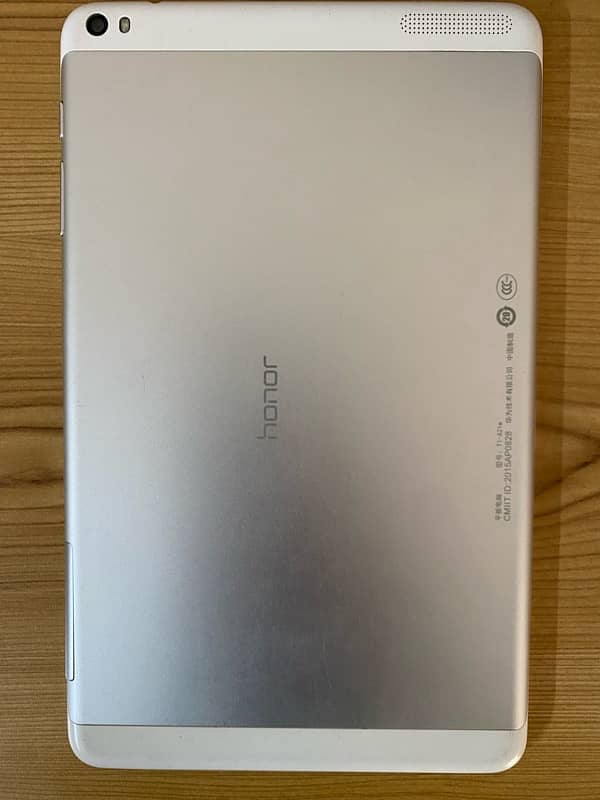 Huawei 10 inch tab with box and charger 6