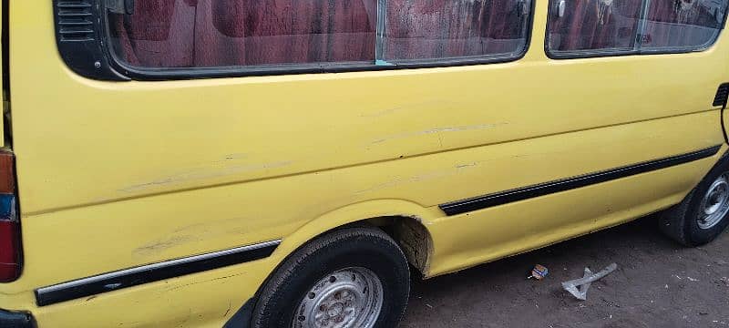 Toyota Hiace 4