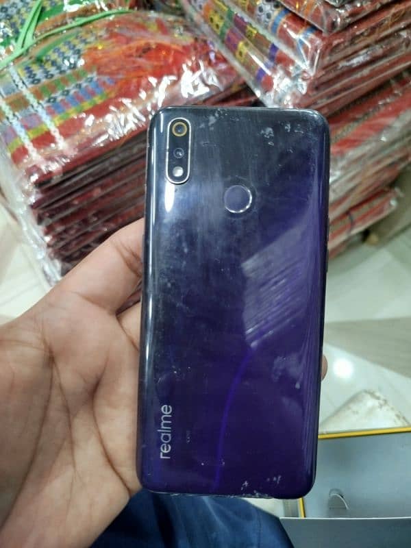 Realme 3 pro  6Gb 128Gb 4