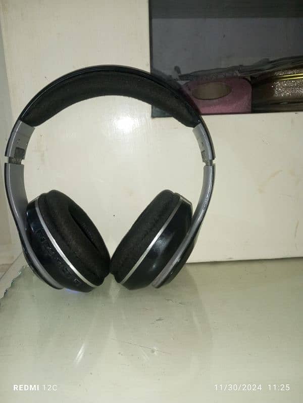 Bluetooth headphone behtreen sound h r batery timing b achi h add read 1