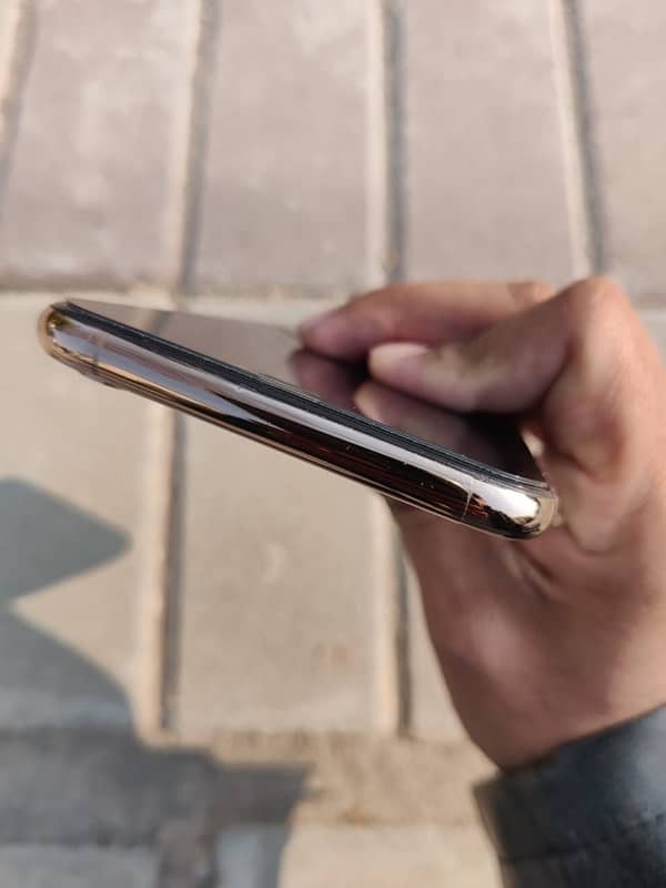 xs max 256Gb official 7