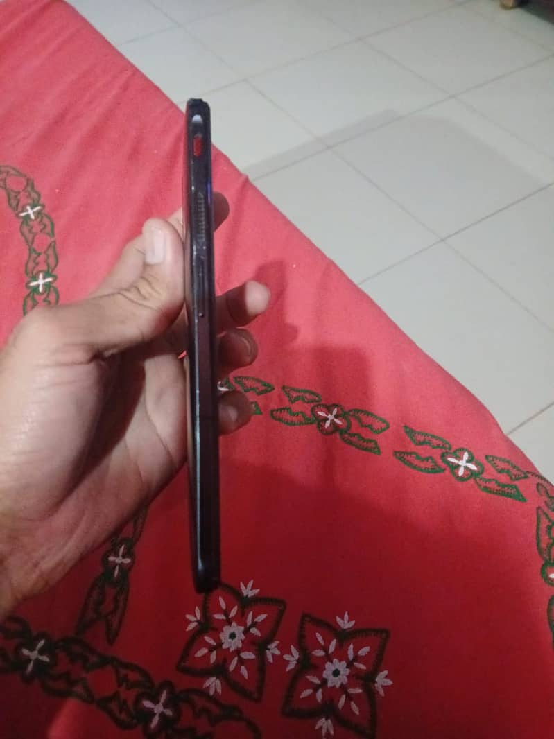 Selling my one hand used phone with good quality 0