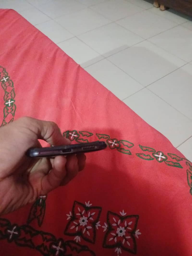 Selling my one hand used phone with good quality 1