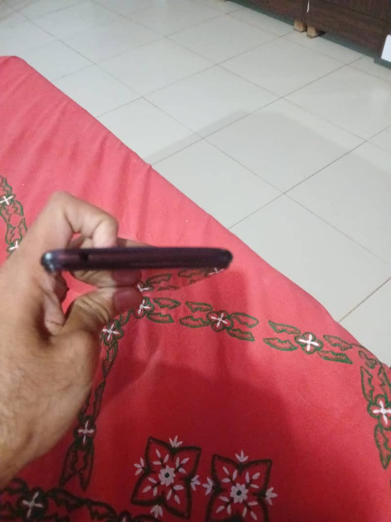 Selling my one hand used phone with good quality 2