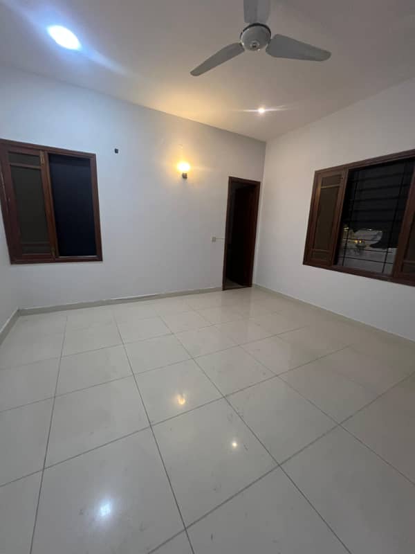 150 YARDS HOUSE FOR RENT WELL-MAINTAINED AT PRIME LOCATION IN PHASE 8 2