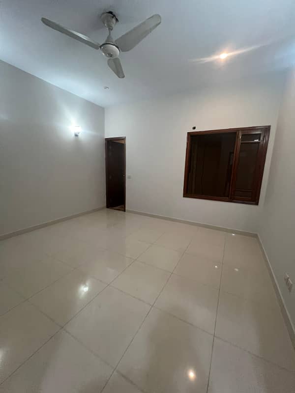 150 YARDS HOUSE FOR RENT WELL-MAINTAINED AT PRIME LOCATION IN PHASE 8 10