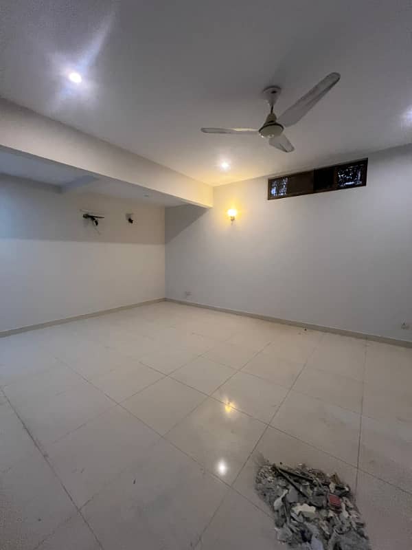 150 YARDS HOUSE FOR RENT WELL-MAINTAINED AT PRIME LOCATION IN PHASE 8 20