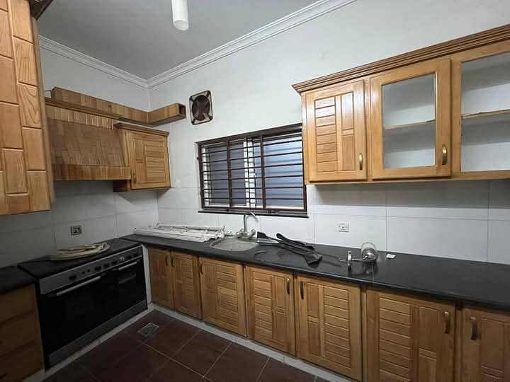 7 Marla Like Brand New House Available For Rent In G 14/2 0