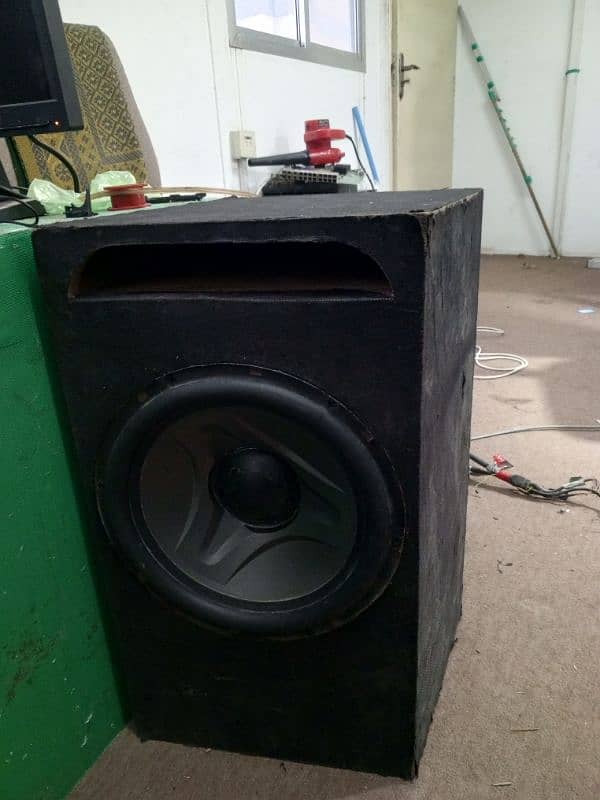 woofer and Amplifier 6