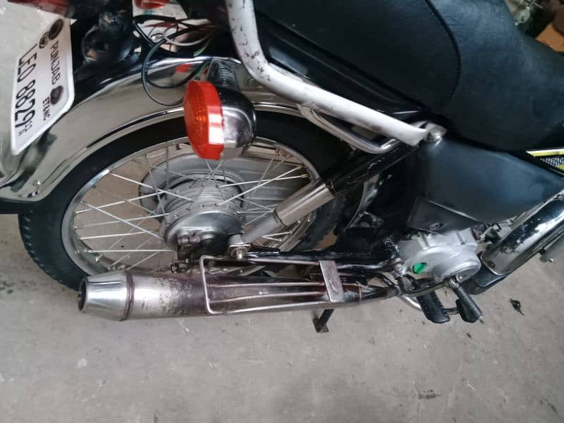 Honda CD70 2011 8