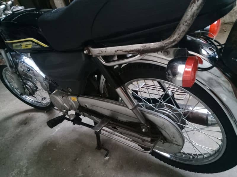 Honda CD70 2011 9