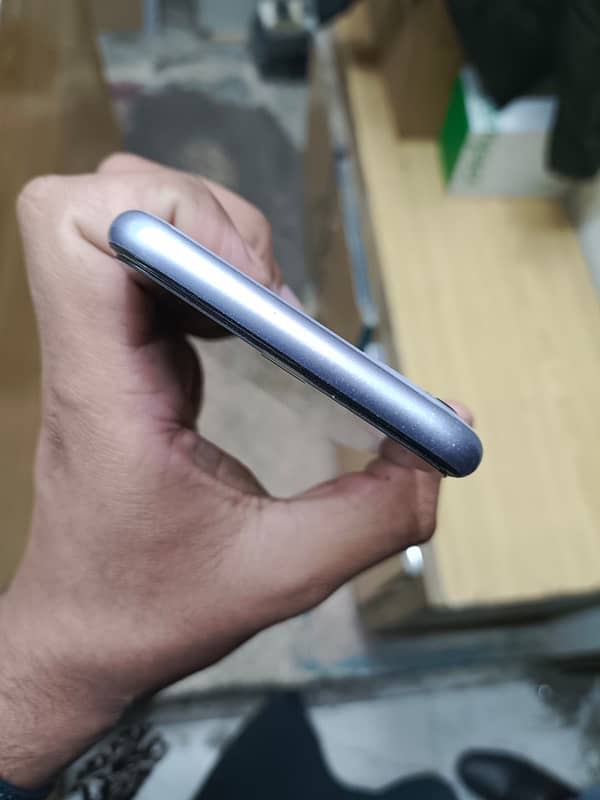 iPhone 11 128GB factory unlock 0