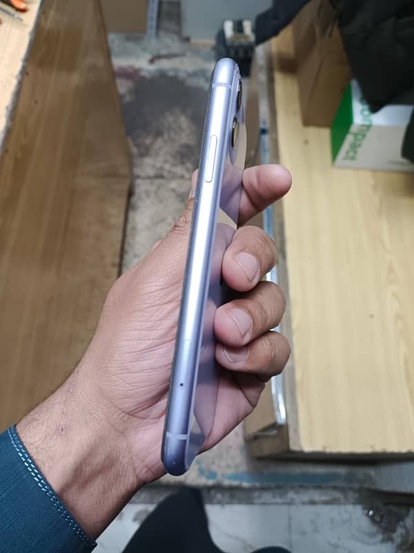 iPhone 11 128GB factory unlock 1