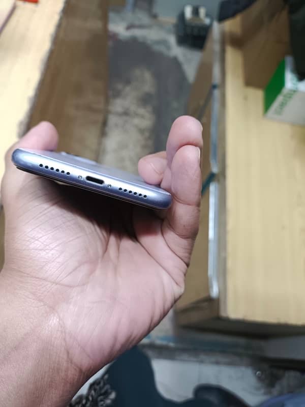 iPhone 11 128GB factory unlock 2