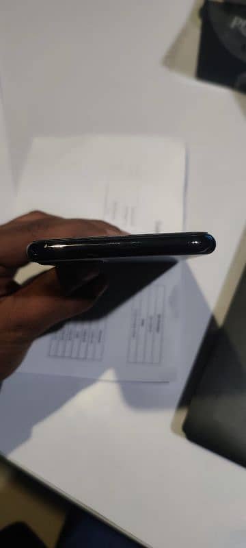 Iphone 11 Pro Max 256gb Official PTA Approved 3