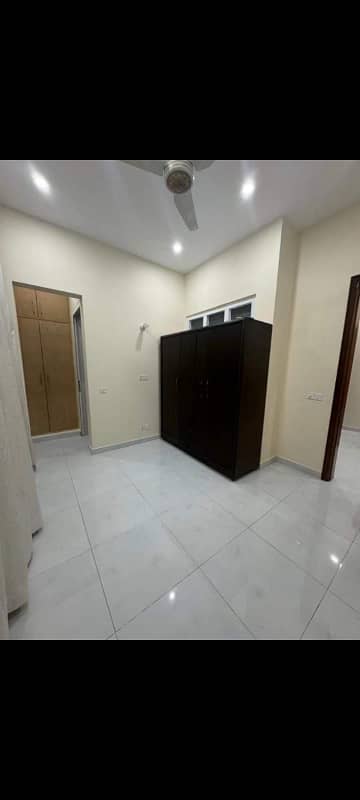 WEST OPEN 100 YARDS BUNGALOW FOR RENT PRIME LOCATION 2