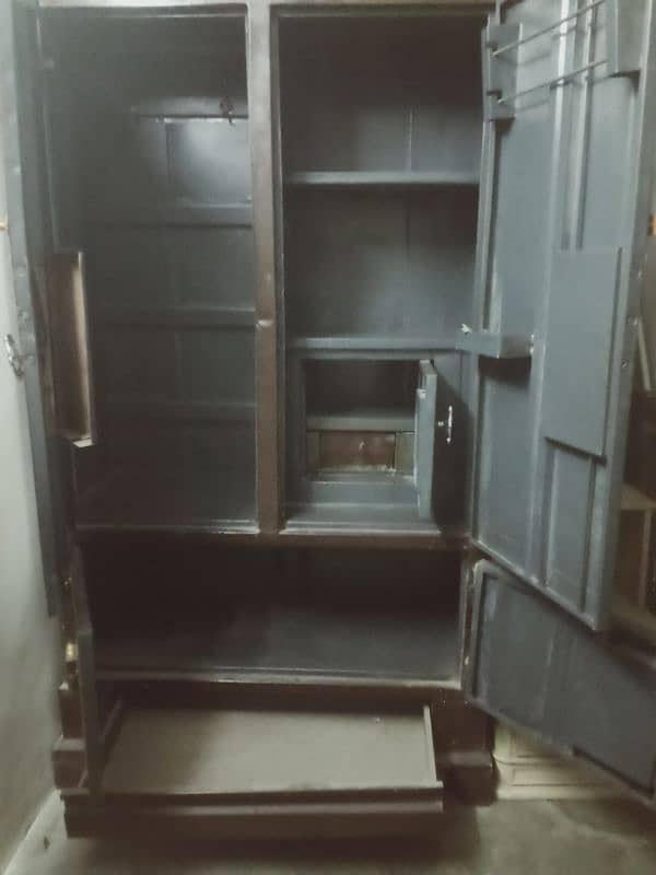 iron cupboard 2