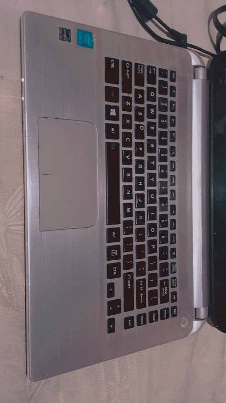 Toshiba laptop For Sell core I5 12gb Ram 1