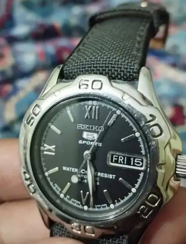 Seiko 5 sports watch for sale in good condition,7s36 original movement 1