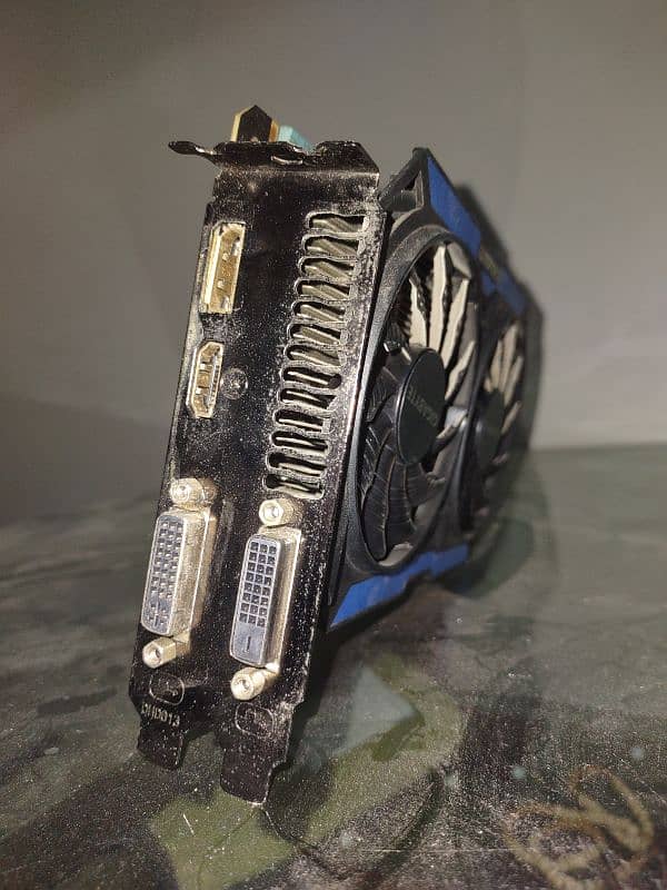 GeForce GTX 960 2gb ddr5 128 bit 3