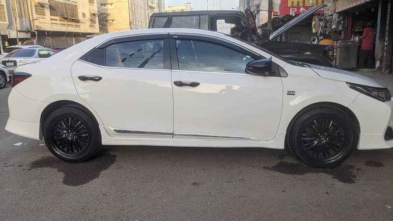 Toyota Corolla Altis 2017 3