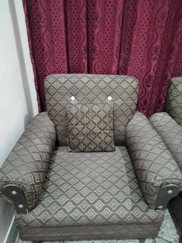 One seater sofa. (1+1) 1