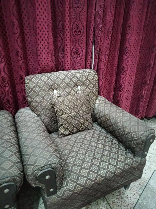 One seater sofa. (1+1) 2