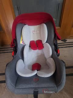 Tinnies Car seat / Car seat for toddlers / Baby Carrycot