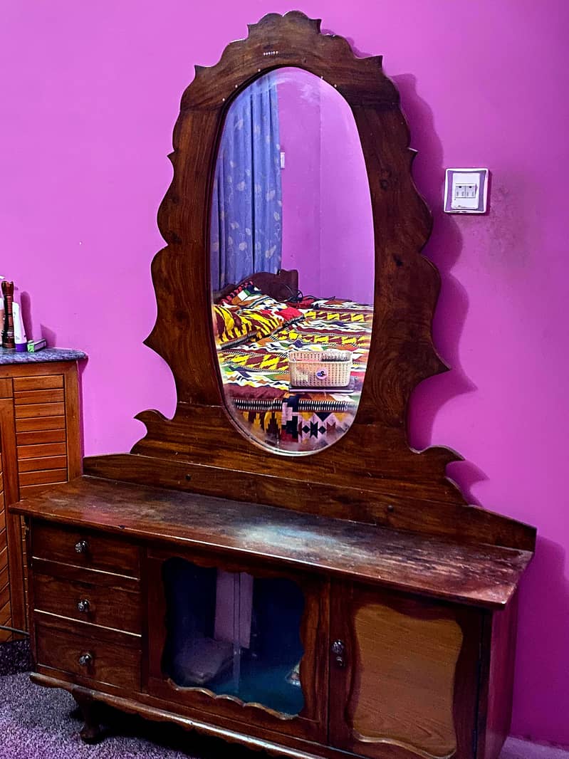 Wooden dressing table 0