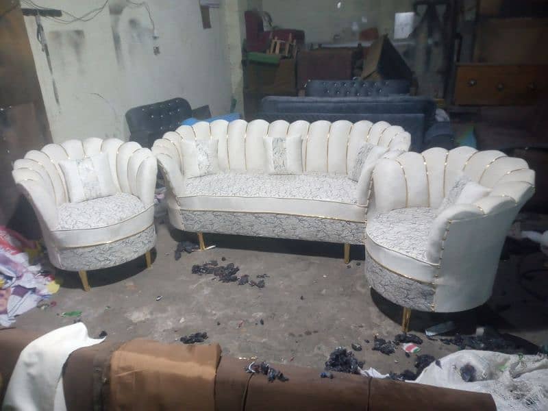 falwer sofa set 0