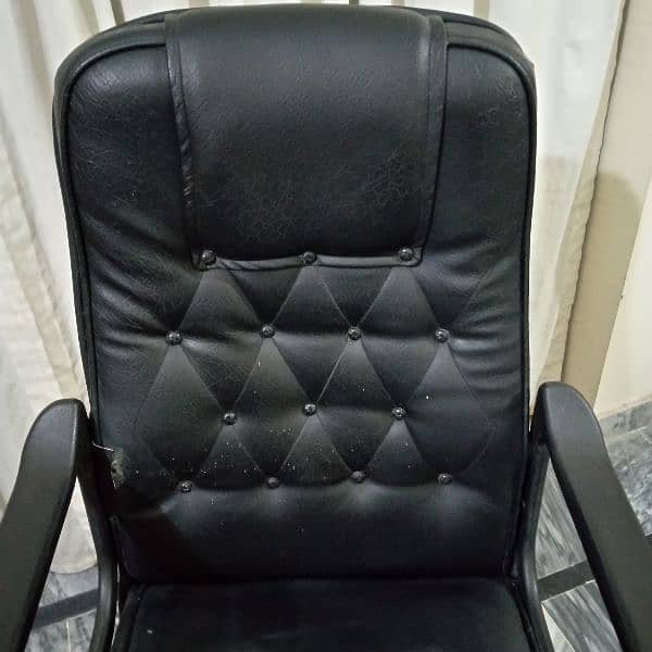 Executive office chair 1