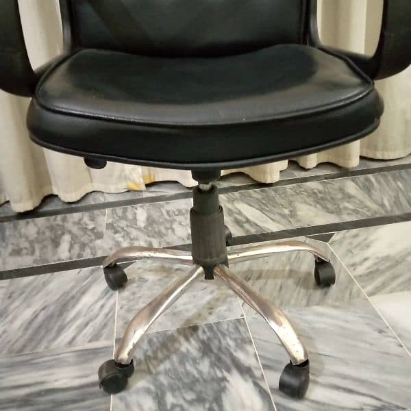 Executive office chair 4